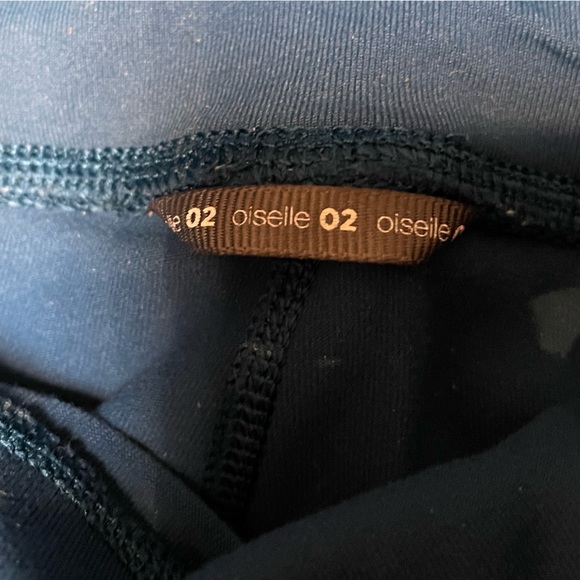 Oiselle 3/4 leggings with huge back pocket - Picture 3 of 4